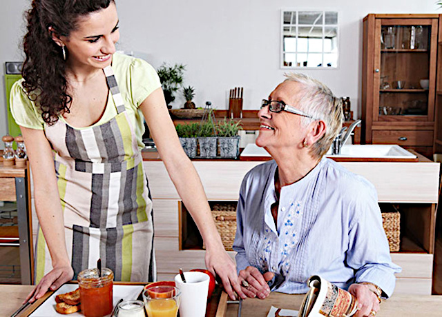 bild_leistungen_haushaltshilfe_pflege24-ams-freiburg_640x460